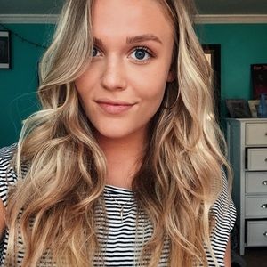 Meet your Posher, Dominique